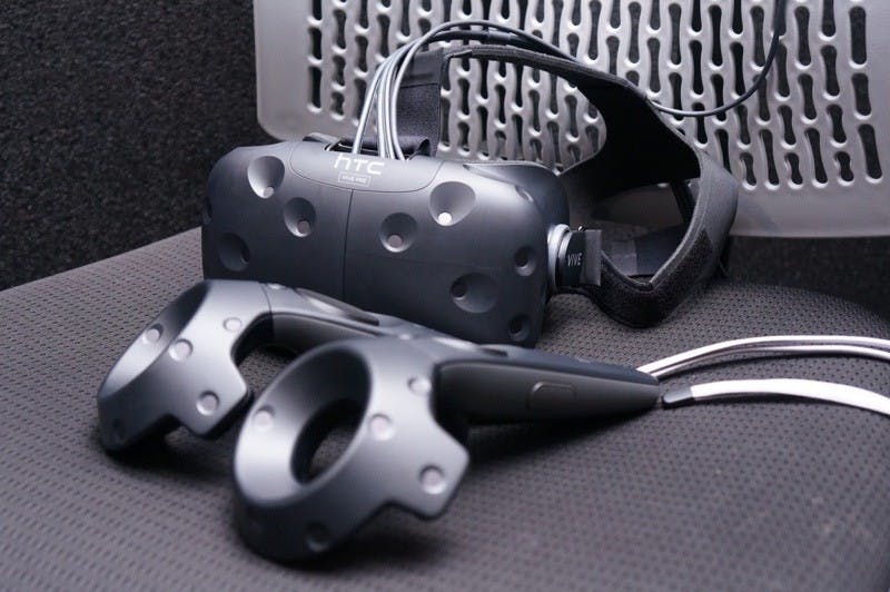 是HTC VIVE價格揭曉 799美元、4月初上市這篇文章的首圖