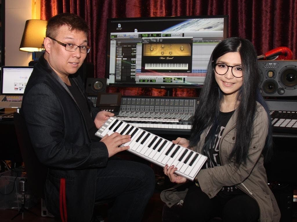 是想用CME Xkey37搞音樂?先聽聽專業音樂人林邁可×Molly怎麼玩吧!這篇文章的首圖