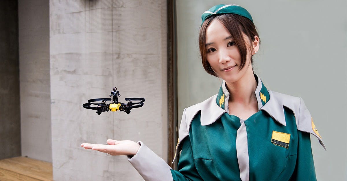 是迷你四軸直升機 AirBorne Cargo Drone 全新登場!更會飛、更耐摔、更好操控!這篇文章的首圖