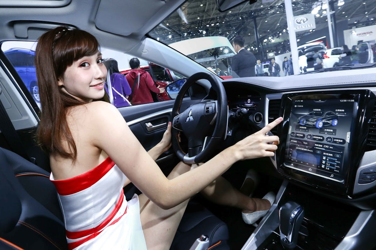 是2018世界新車大賞:智慧助理IVY讓正妹陪你操作這篇文章的首圖
