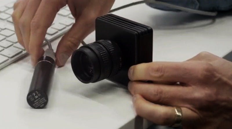 是超輕巧又便宜的高速攝影機 fps1000 正在集資這篇文章的首圖