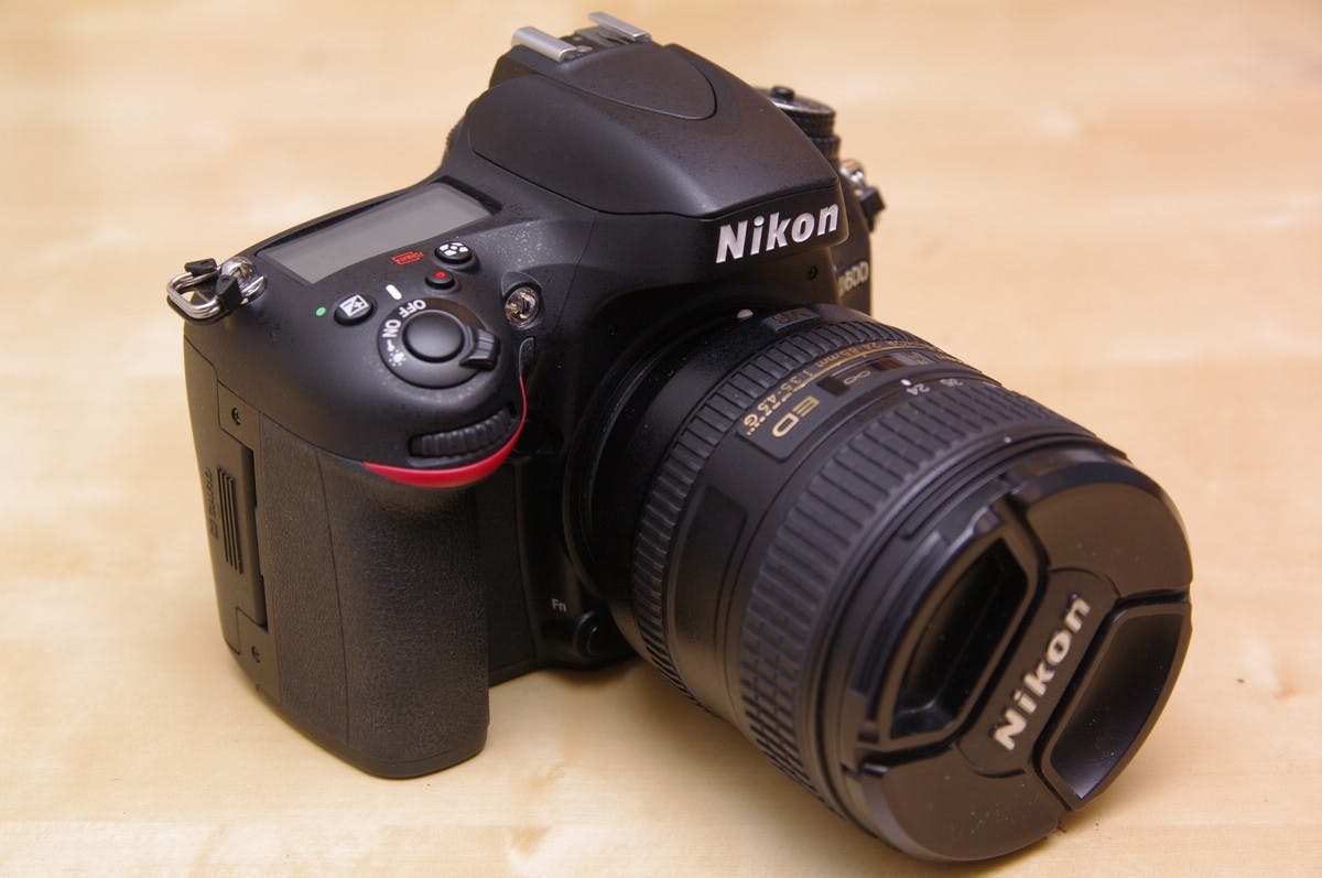 是進入全片幅領域的快車票,搭載情境模式的 Nikon D600 動手玩這篇文章的首圖