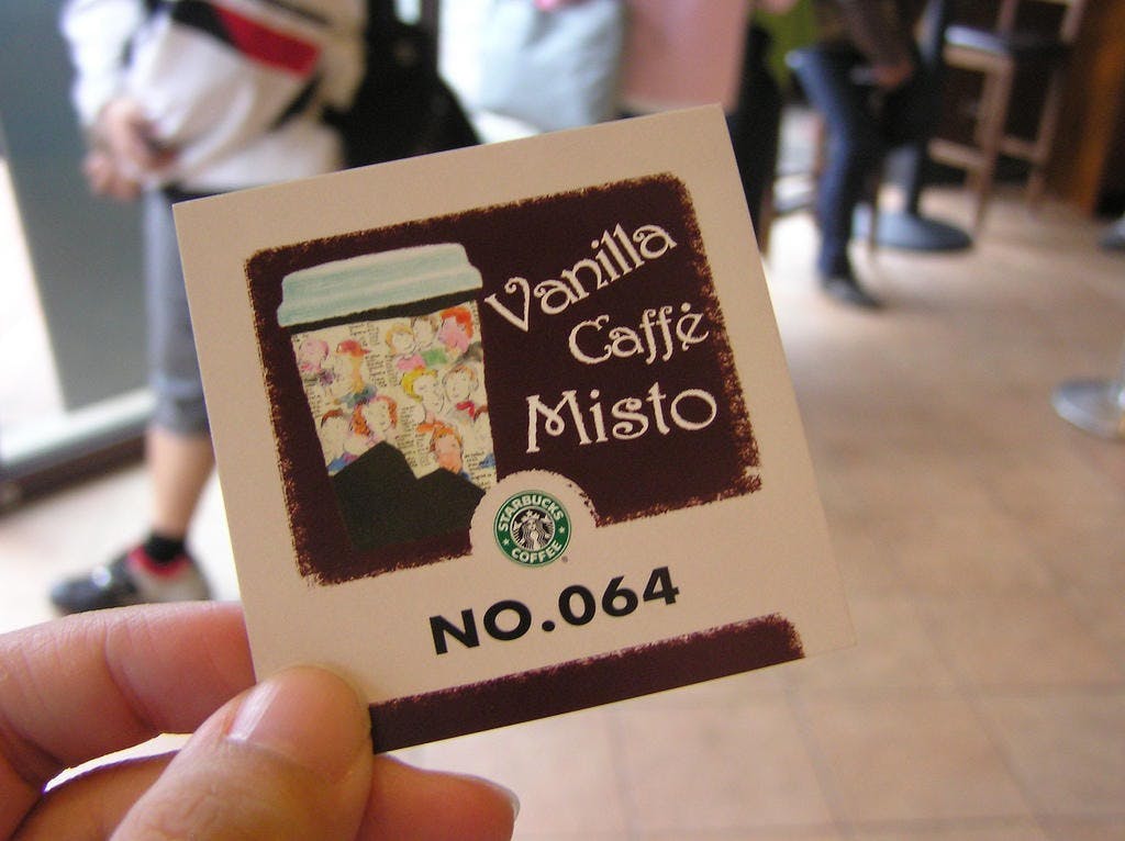 是嚐鮮!星巴克45元咖啡:香草密斯朵(Vanilla Caffe Misto)這篇文章的首圖