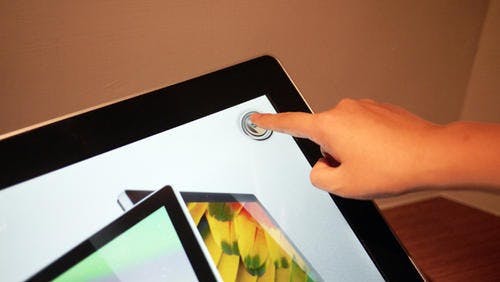 是用 acer aspire Z5801 觸控電腦成為室友間的創意中心這篇文章的首圖