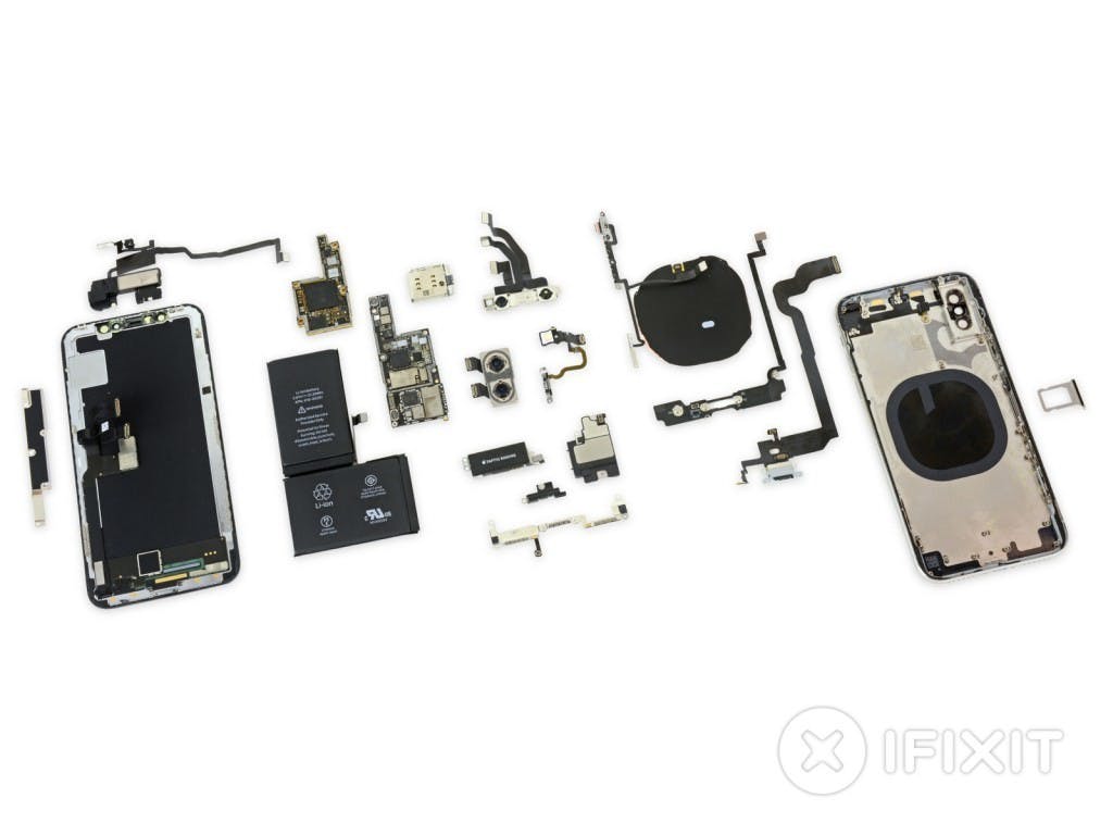 是iPhone X實際拆解 小巧機身內採用堆疊主機板與拆成兩塊的電池模組這篇文章的首圖
