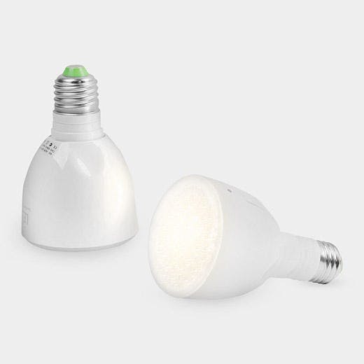 是能夠拿出戶外使用,停電時更顯得價值所在的充電LED燈泡這篇文章的首圖
