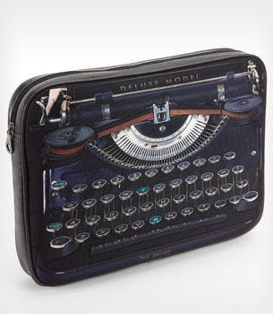 是披上打字機皮的 laptop這篇文章的首圖