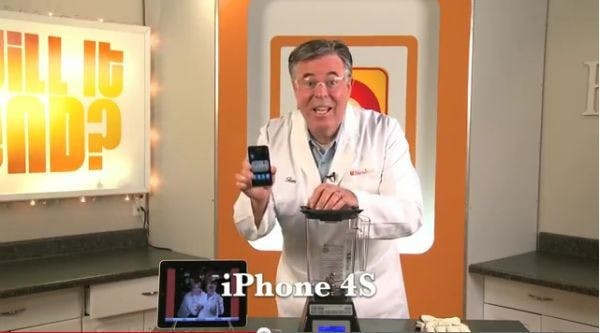 是iPhone4S 出來了…Blendtec怎麼可以放過 "攪" 一下的機會呢?這篇文章的首圖