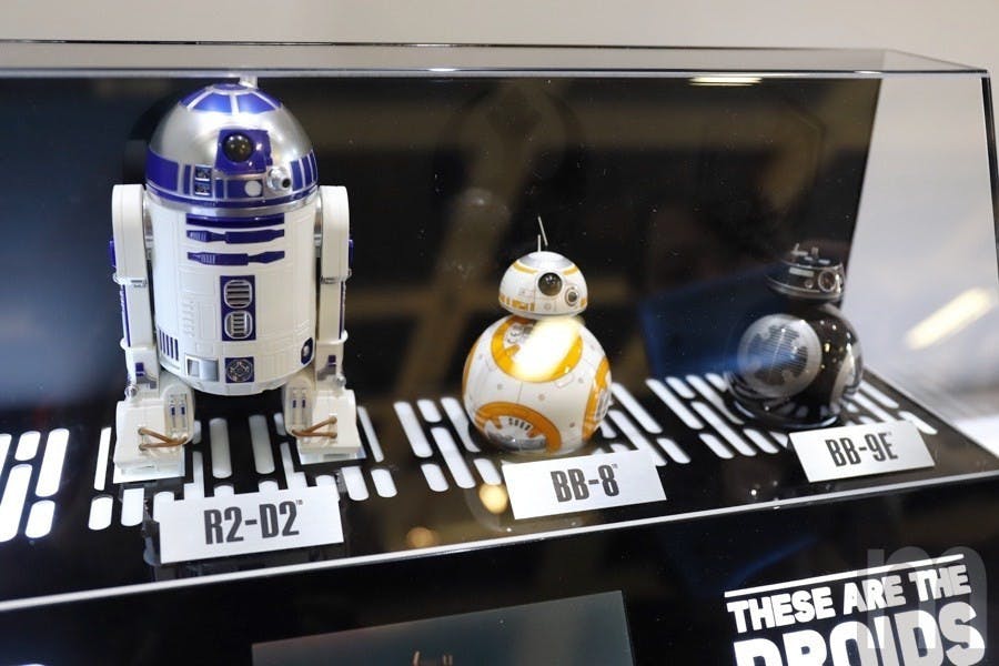 是《星際大戰》新電影上映前 Sphero再推R2-D2、全新BB-9E機器人玩具這篇文章的首圖