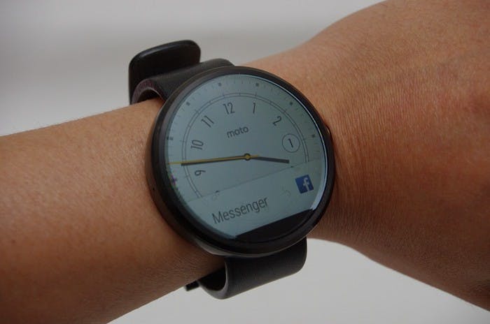 是簡約的美感, Motorola 360 Android Wear 智慧錶動手玩這篇文章的首圖