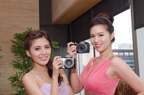 是Sony A7 與 A7R 發表,主打最小、最輕可換鏡頭的高性能全片幅機身(補充短時間體驗感想)這篇文章的首圖