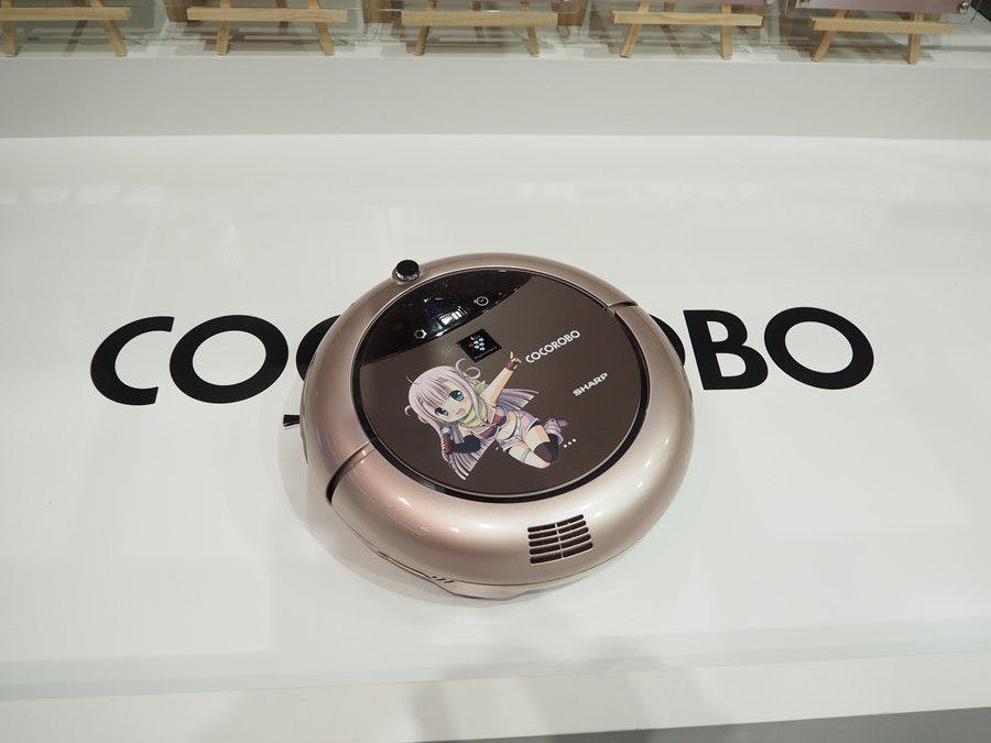 是CEATEC 2016 :用萌萌的 VOCALOID 歌聲幫你掃地的 Sharp Cocorobo 掃地機器人這篇文章的首圖