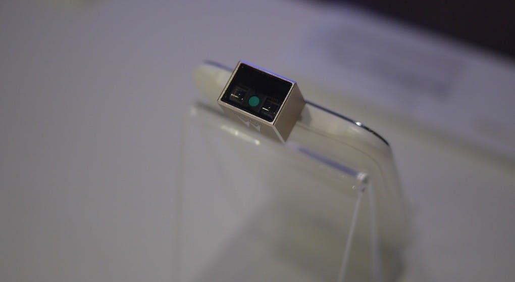 是Computex 2015 :偽裝成西裝胸針的茂森 Android 條碼掃瞄器這篇文章的首圖