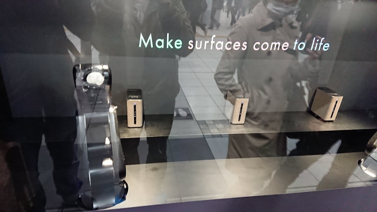 是逗趣的車站公開展示,看 Sony 如何利用三台 Xperia Touch 與兩台機器手臂吸引行人目光吧這篇文章的首圖