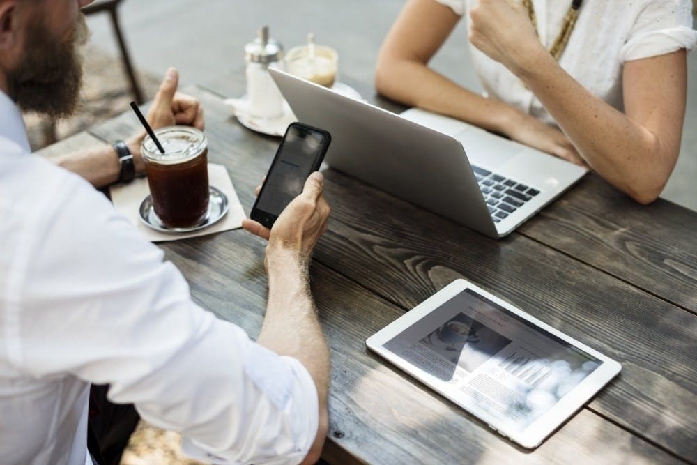 是Qualcomm擴展Wi-Fi 6應用,啟用FastConnect子系統品牌、Networking Pro平台設計這篇文章的首圖