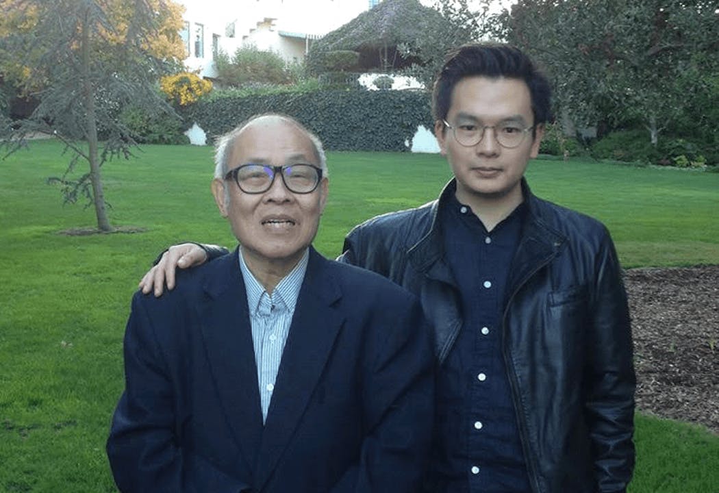 作者與陳明銶教授攝於史丹福大學。（作者提供）