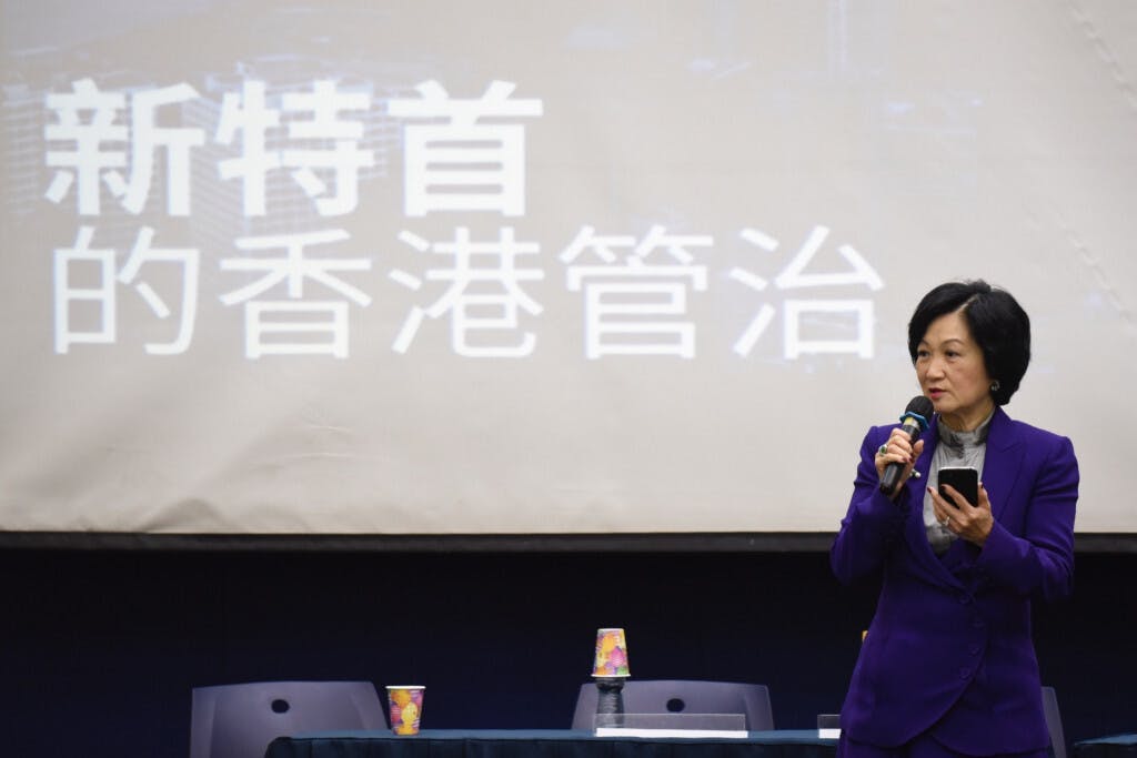 葉劉淑儀出席《眾新聞》舉辦的「新特首的香港管治」論壇（眾新聞圖片）