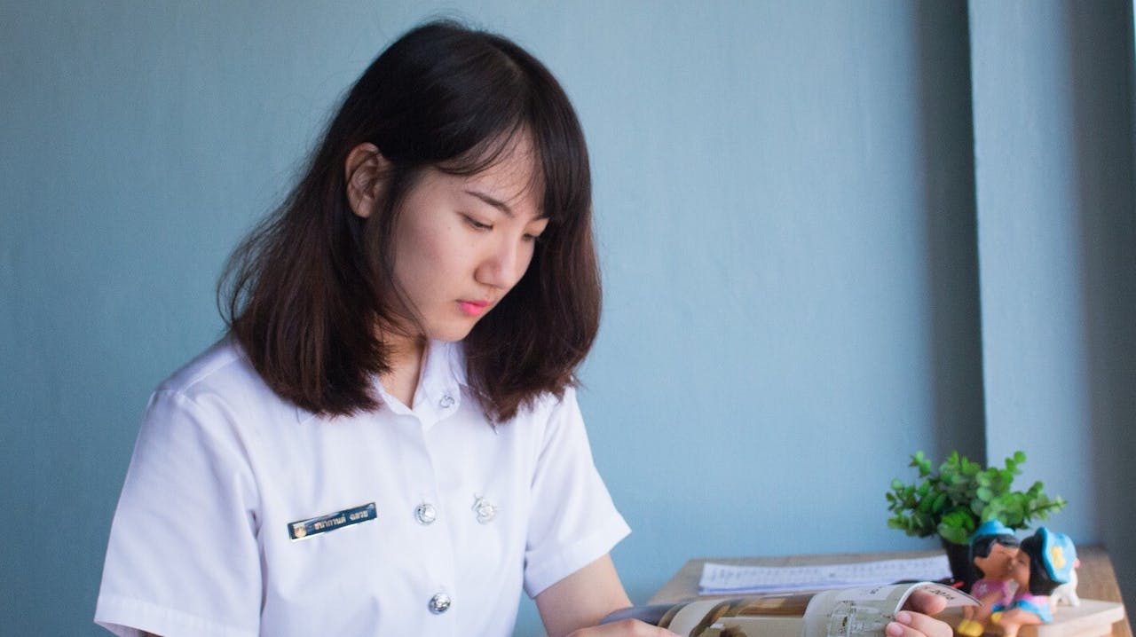 兒子不聽話嗎？跟他的女友說說話。（Pixabay）