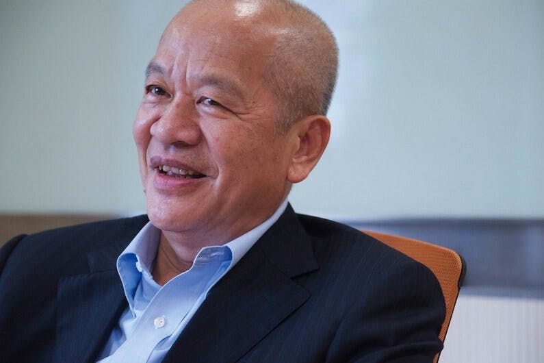 阿里巴巴集團前總裁兼首席營運官關明生親身見證2003年非典型肺炎與2020年新冠肺炎兩代疫情，認為疫情並非單純衝擊社會經濟，也可以化為發崛新機遇的「東風」。