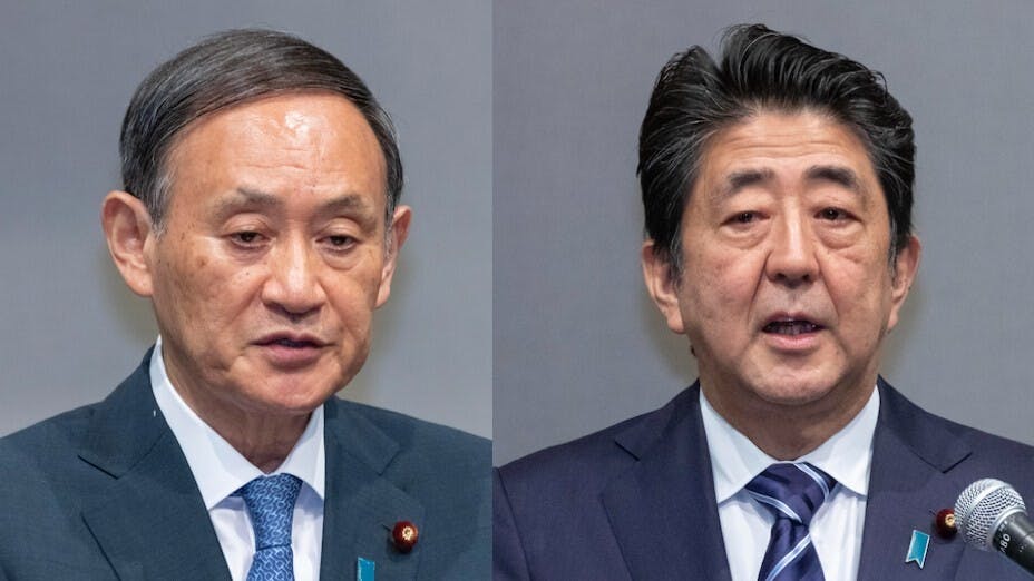 安倍晉三（右）的長期執政和菅義偉的上位，更深層次的原因是，伴隨着老齡化的加劇和經濟社會結構的固化。（亞新社）