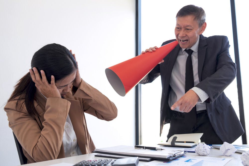 在生命中，我們難免會受到許多來自親人、朋友、上司的批評。（Shutterstock）