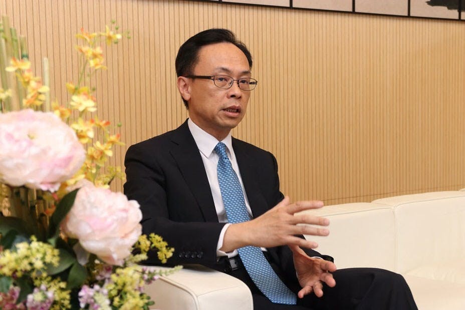 聶德權說，至今逾3000名醫護人員表示樂意協助檢測。（灼見名家圖片）