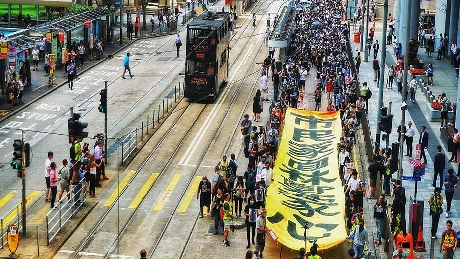 中環快閃遊行 抗議緊急法蒙面法 Flashmob March in Central to Protest Emergency Law Mask Ban
