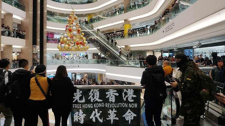 五區「和你Sing」時代廣場聖誕高歌「榮光」 Xmas "Sing with You" in 5 Districts as "Glory" Song Resonates in Times Square