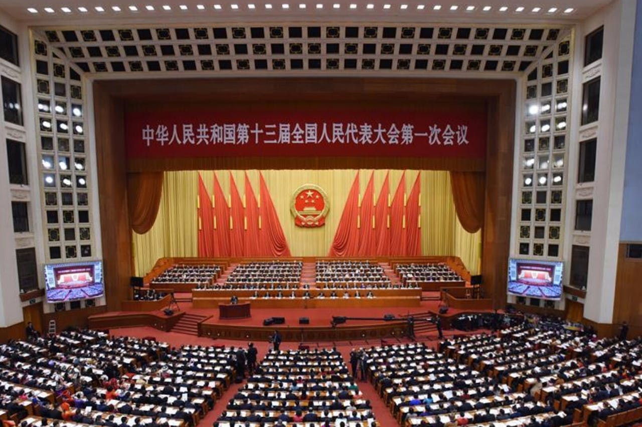 全國人大和全國政協會議一般在3月份舉行，今年因應疫情改在5月下旬召開。圖為2018年3月開幕的十三屆全國人大一次會議。（亞新社）