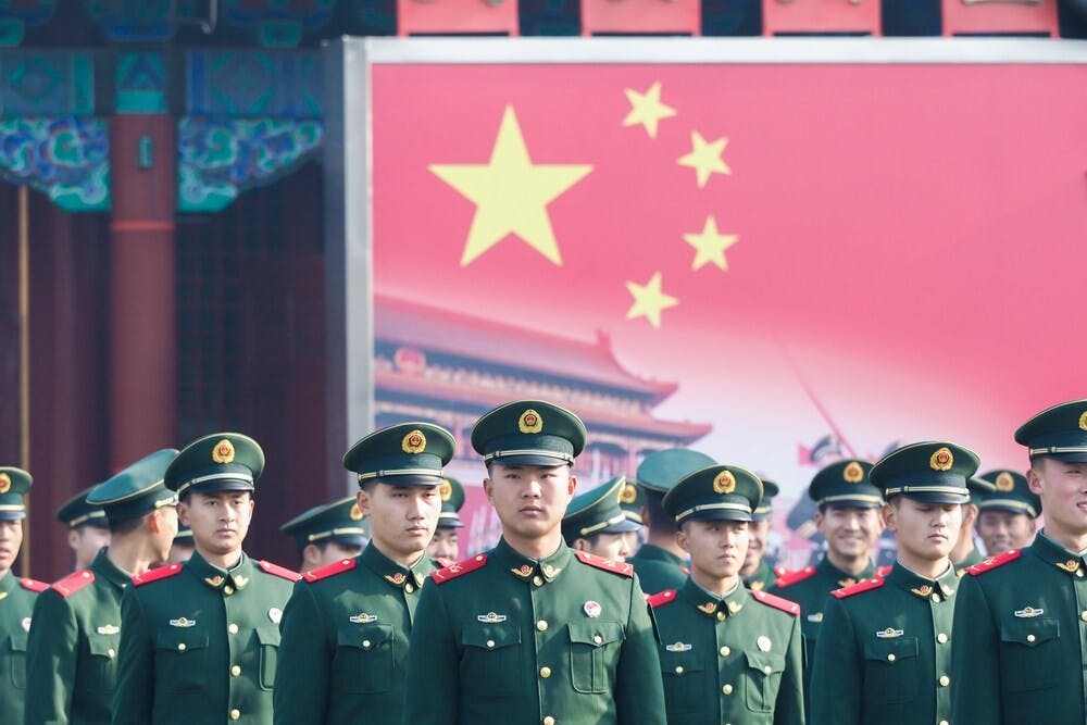 面對國家機器，你能與之一拼嗎？若不想成為「順治者」於體制內達到目的，而務求同歸於盡，那你該想想當初抗爭的目的是什麼。（Shutterstock）