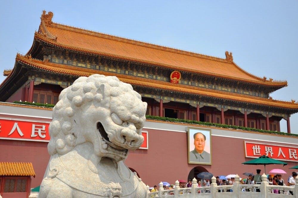 中港連為一體。香港如果是一個失敗城市，後面那個國家，又會有多成功？（Shutterstock）