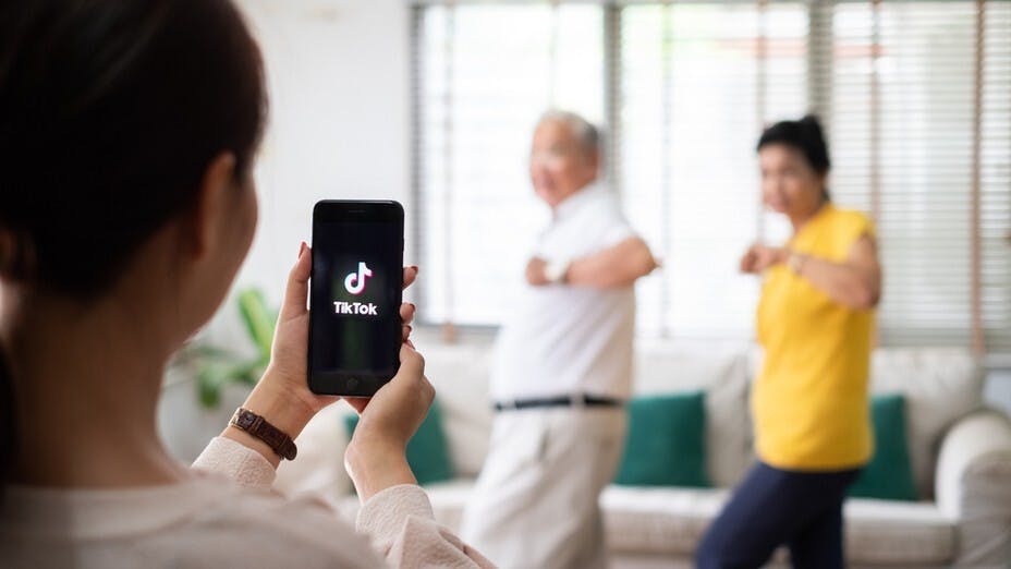 作為一個展示及分享年輕人傻氣的平台，TikTok無人能及。（Shutterstock）