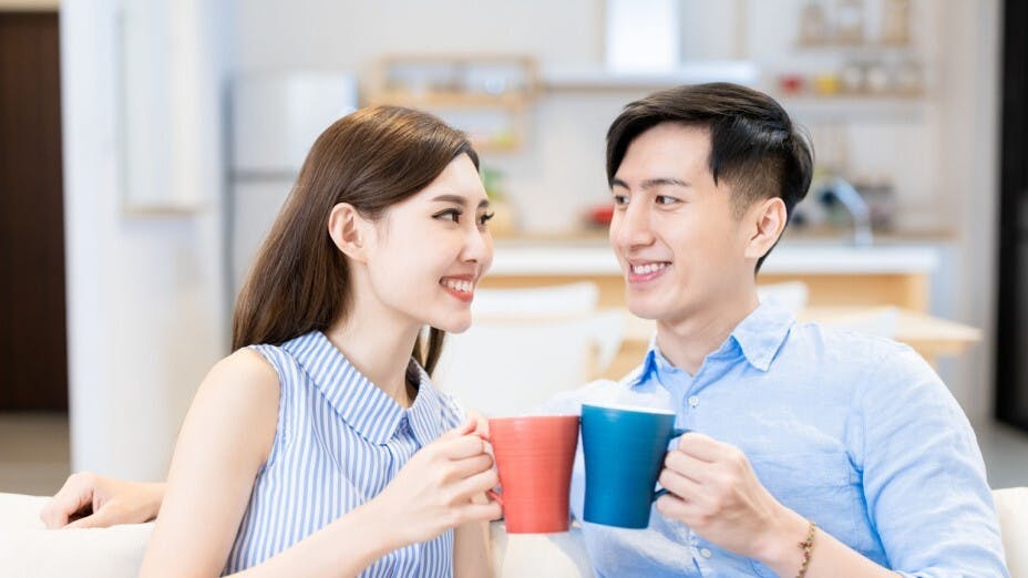 換一種說話跟語調，伴侶就會感受到關心與愛意。（Shutterstock）