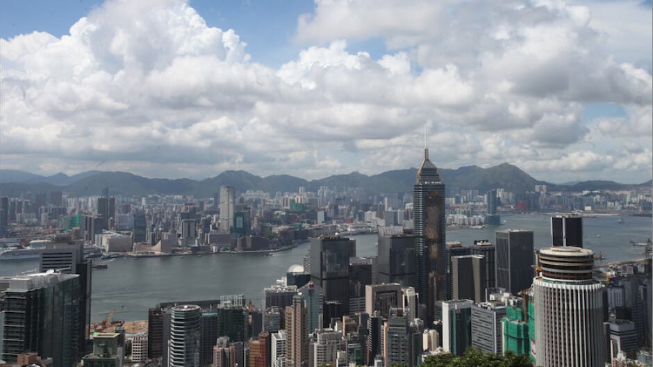 回歸後香港為何由盛轉衰?