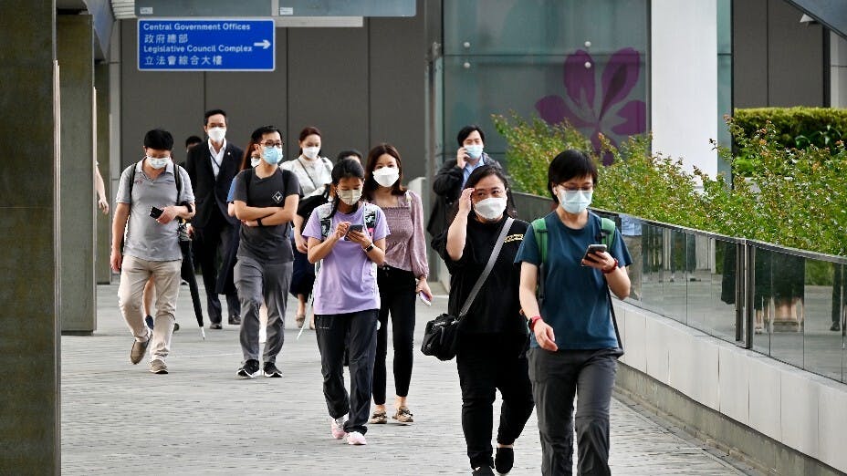 公務員應否加薪的問題，近日在社會引起很大的爭議。（文灼峰攝）