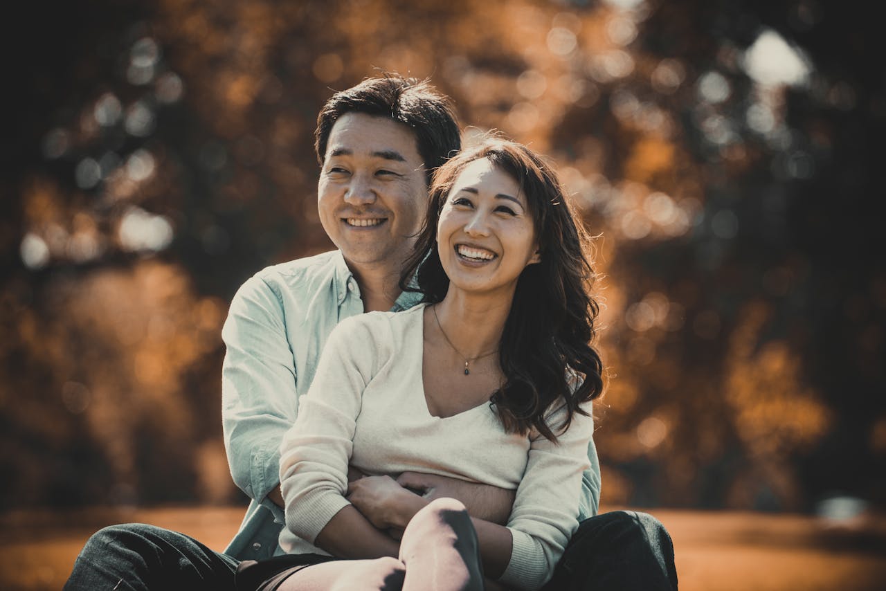 若夫妻們願意花時間約會，並加入一些新奇、好玩、有趣的元素，婚姻的滿意度會提高。（Shutterstock）