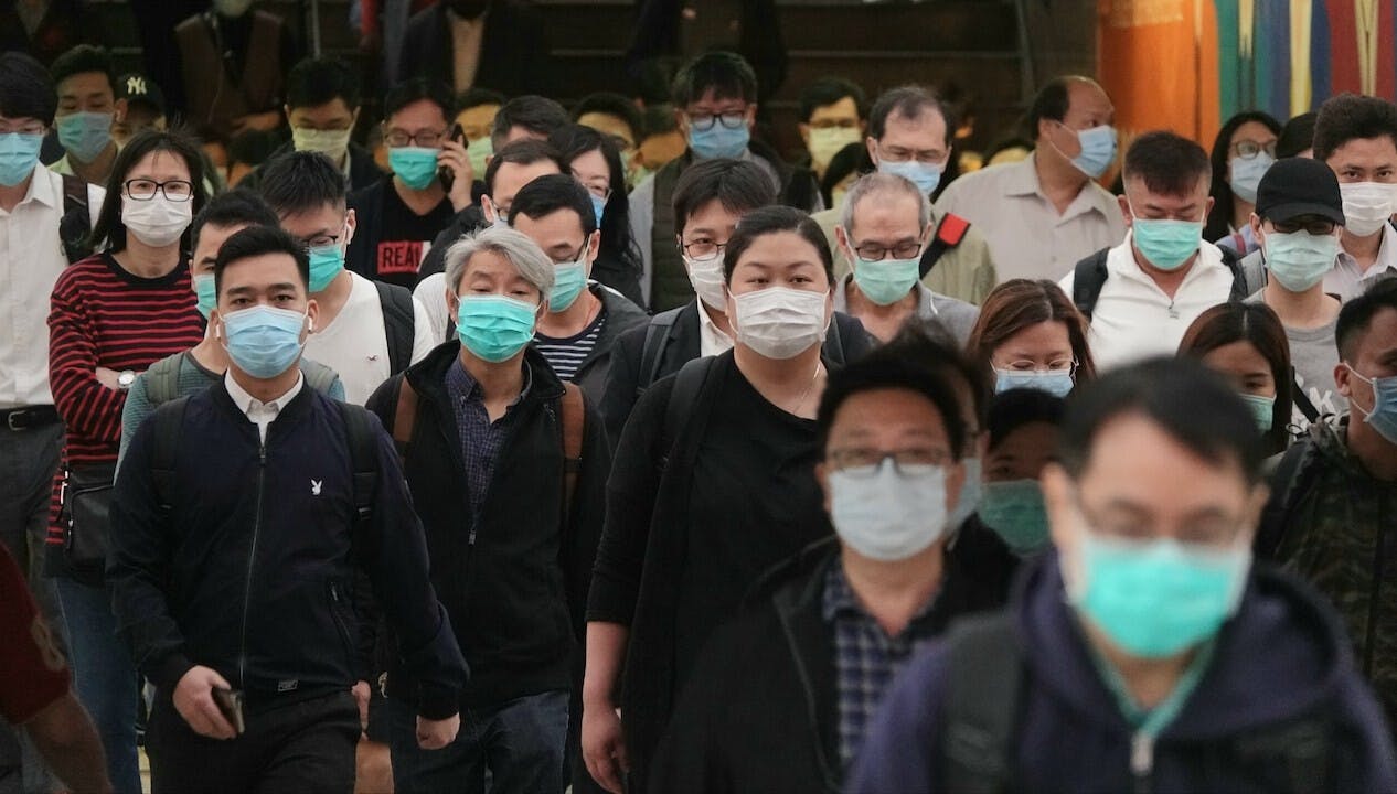 我認為，香港抗疫工作最值得肯定的是，成功做到全民抗疫，面對生命受到威脅，所有人都自覺戴上口罩。（亞新社）