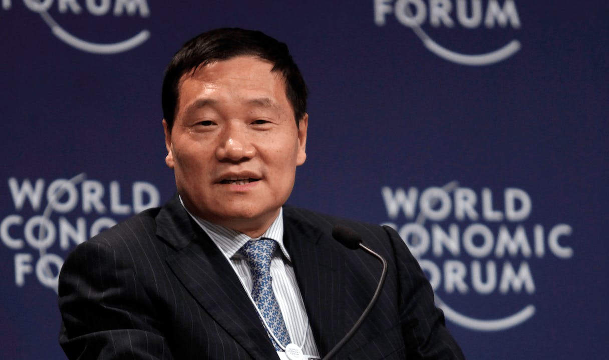 金融監管大執位之際，久未露面的中證監前主席肖鋼罕有接受媒體訪問。（Wikipedia Commons）