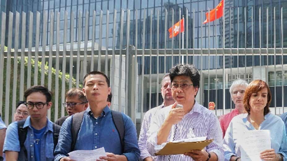 記協主席：警強扯記者面罩不文明 發律師信 Journalist Assn Decries Uncivilised Removal of Reporters' Mask by Police