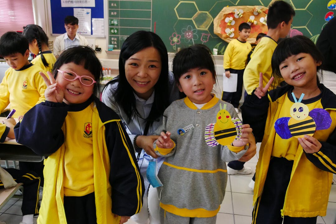 成果展示日，小學生成為幼稚園生的大哥哥大姐姐。