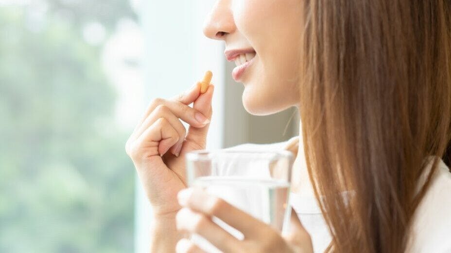 時至今日，保健品和醫學很多時仍站在對立面，對藥物的看法分歧。（Shutterstock）