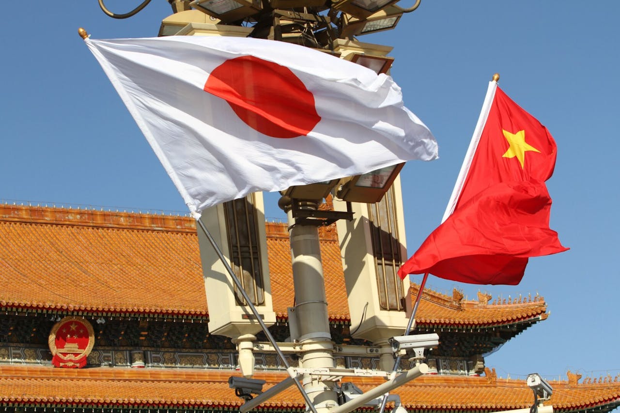 比起專制的、對日本表達了那麼多敵意的中國政府，日本人覺得與美國合作更放心。（亞新社）