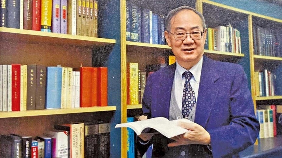 追思集裏劉紹銘其中一款照片。