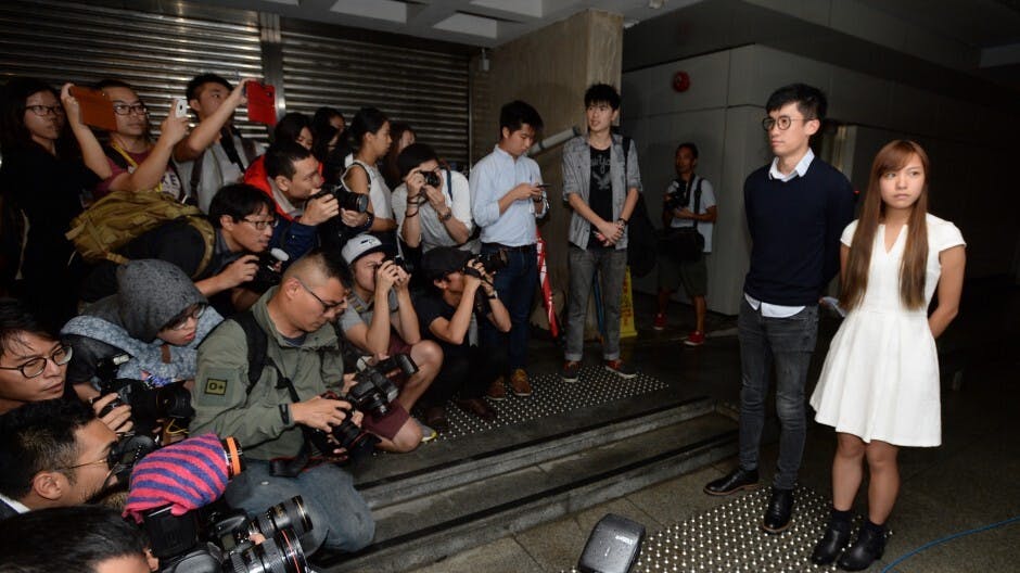 建制派議員違誓言 立會主席屈從政治