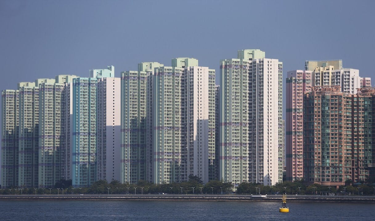 預料直至2020年暑假甚至9月，那些慣於將單位租予內地學生的業主鑒於客源減少，或會考慮降價，為2020年第三季的整體租金帶來下行壓力。（亞新社）