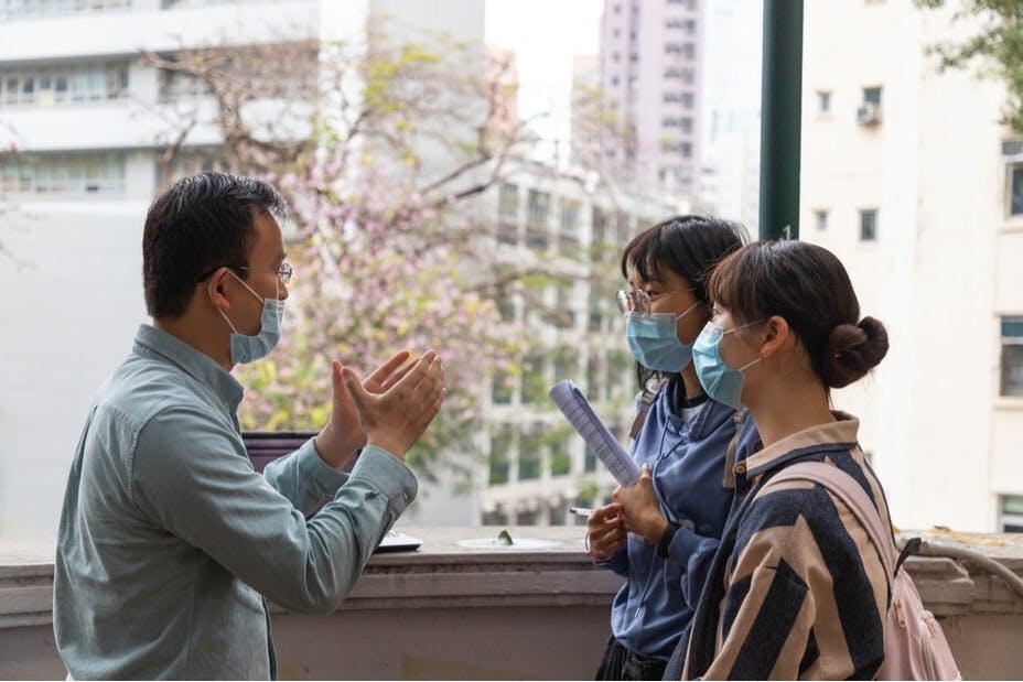 自1988年在大學任教以來，筆者即希望從學員的回饋中改善自己的教學。（Shutterstock）