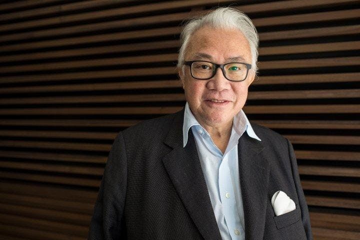 熟讀莎士比亞的鄧永鏘，當然知道「All the world's a stage」，在台上、台下，他扮演的不同角色，皆十分出色。（網絡圖片）