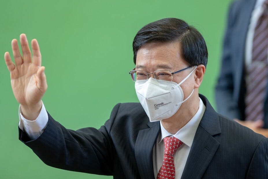 政府官員需要認真了解和思考不同背景的人的困難。（亞新社）