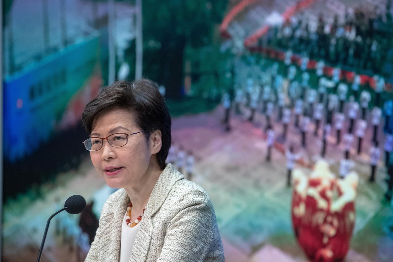 一旦經濟崩潰，社會紛亂必然接踵而來。歷史教訓，言猶在耳：民以食為天，得民心者得天下！作為管治者，應深明此理。（亞新社）