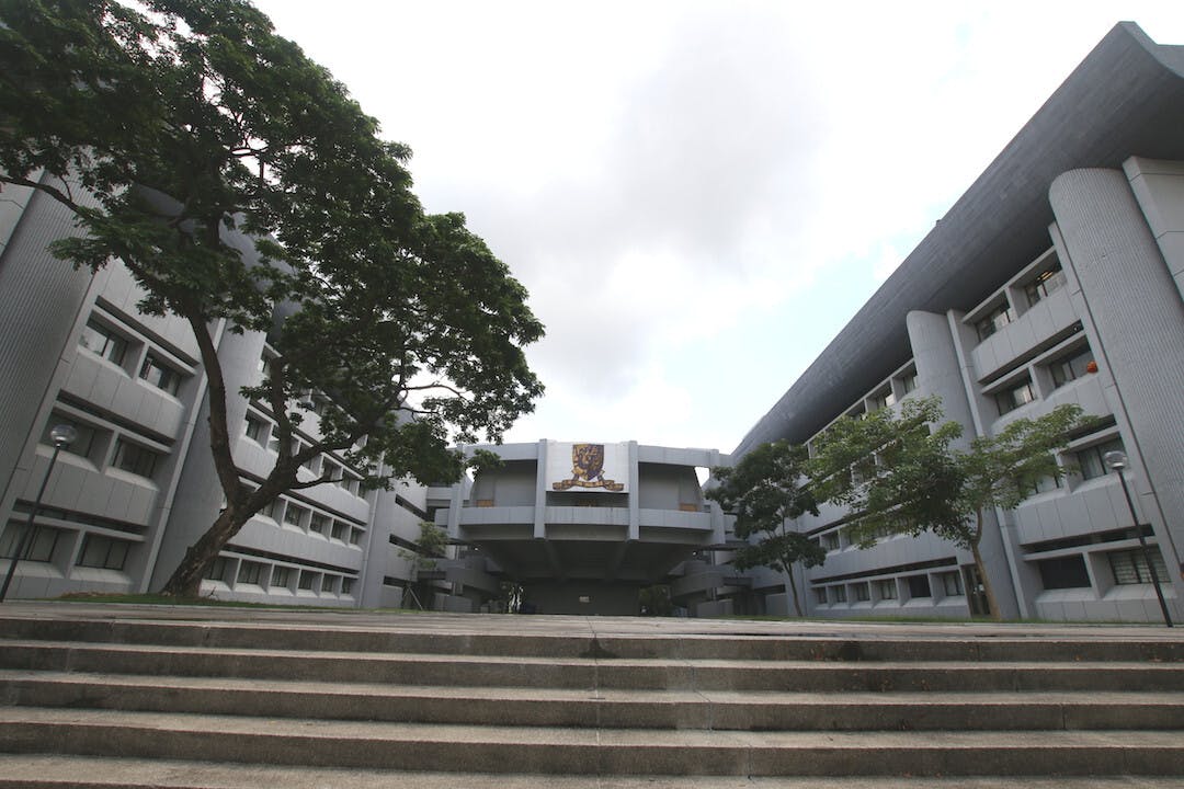 要大學收生能面對日新月異的社會發展需求，收生標準不只重視成績，還要參考其他表現。（灼見名家圖片）
